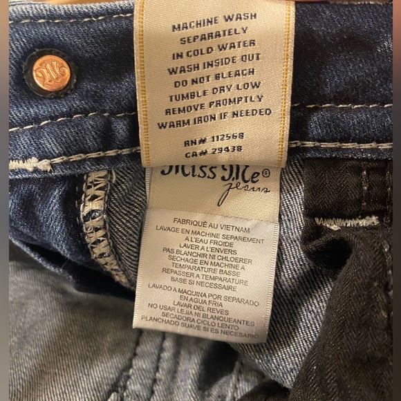 Miss Me	Low Rise 5 Pocket Distressed Signature Boot Jeans - Picture 7 of 9